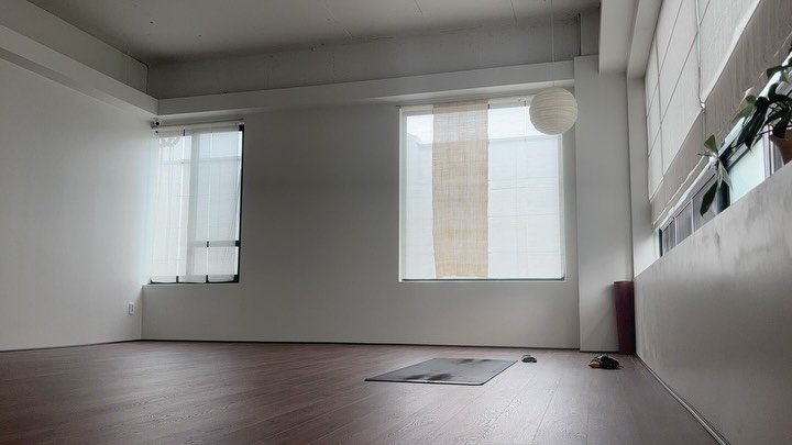 jieun.yoga 게시물 이미지: S W A S T H Y A ✨
스와스티야에서 함께 호흡해요.
문의 : 네이버...