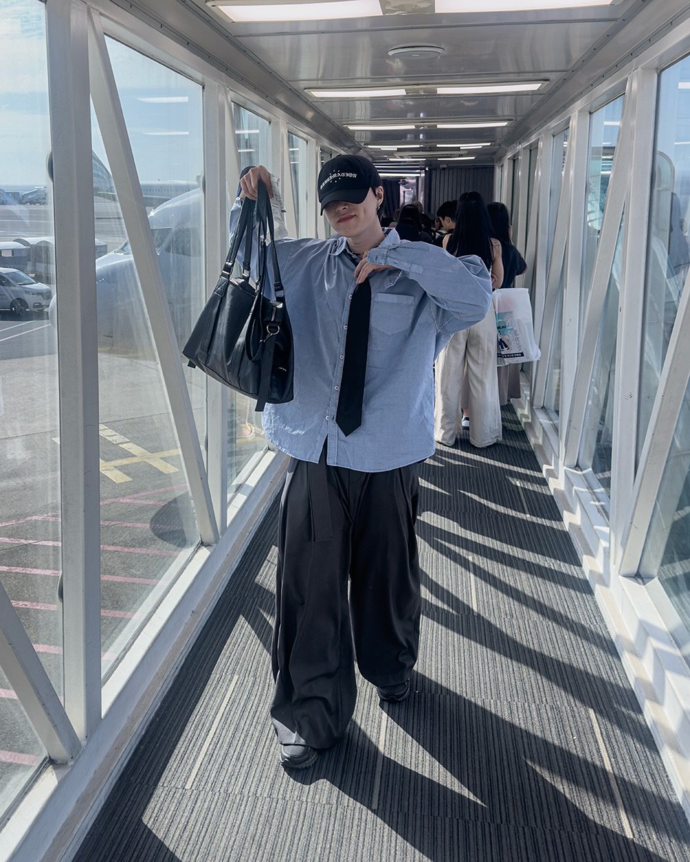 Photo by 지금JIIGEUM🍁 on September 25, 2025. May be an image of 2 people, suit and text.