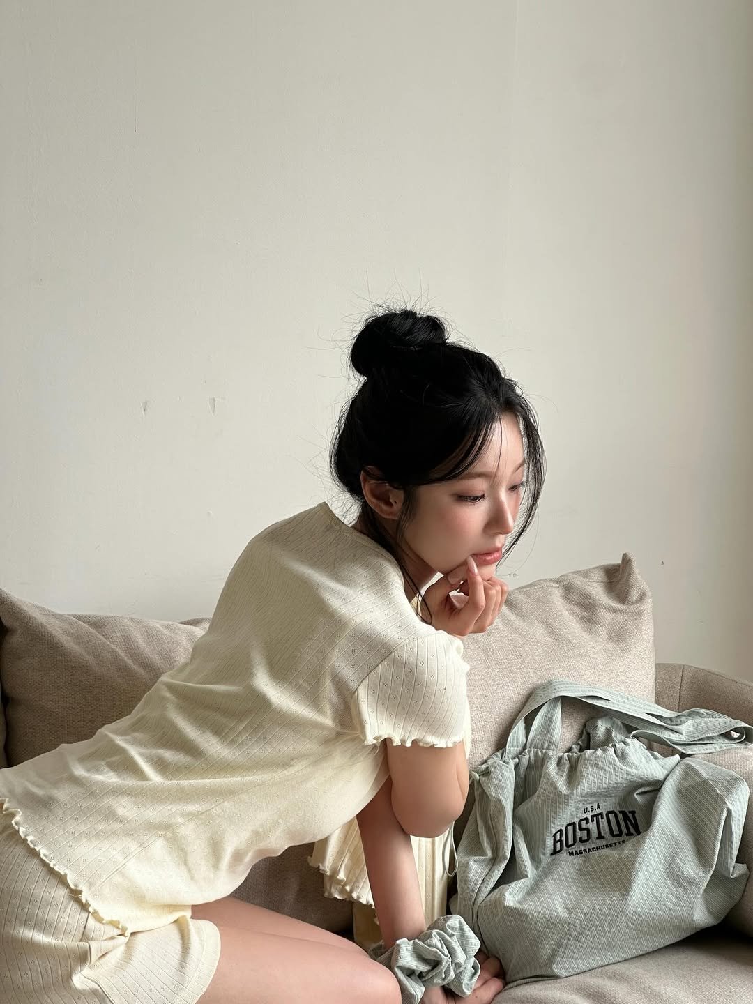 Photo by 백지헌 on April 28, 2026. May be an image of slip, sleepwear, bath robe, chemise and text.