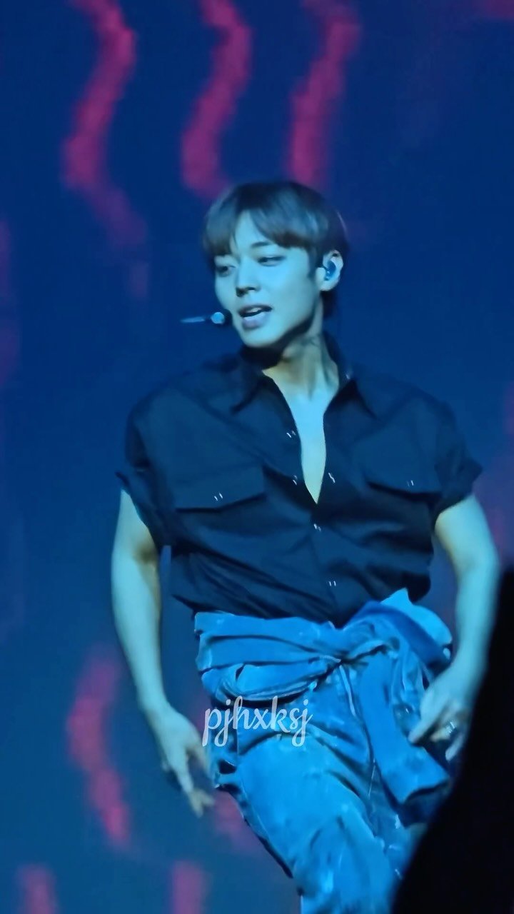 jihoon_park2905_ 게시물 이미지: UHHH🔥 

@0529.jihoon.ig 
@yy_ent 

#parkjihoon...