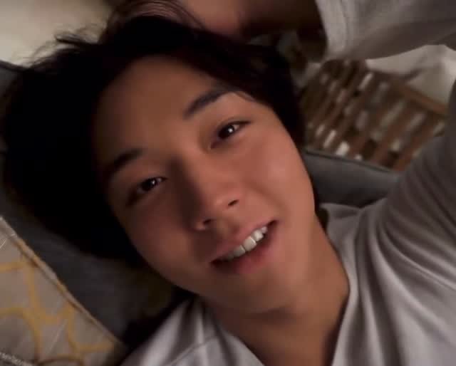 jihoon_park2905_ 게시물 이미지: CAN'T SLEEP WHILE SEEING HIS...