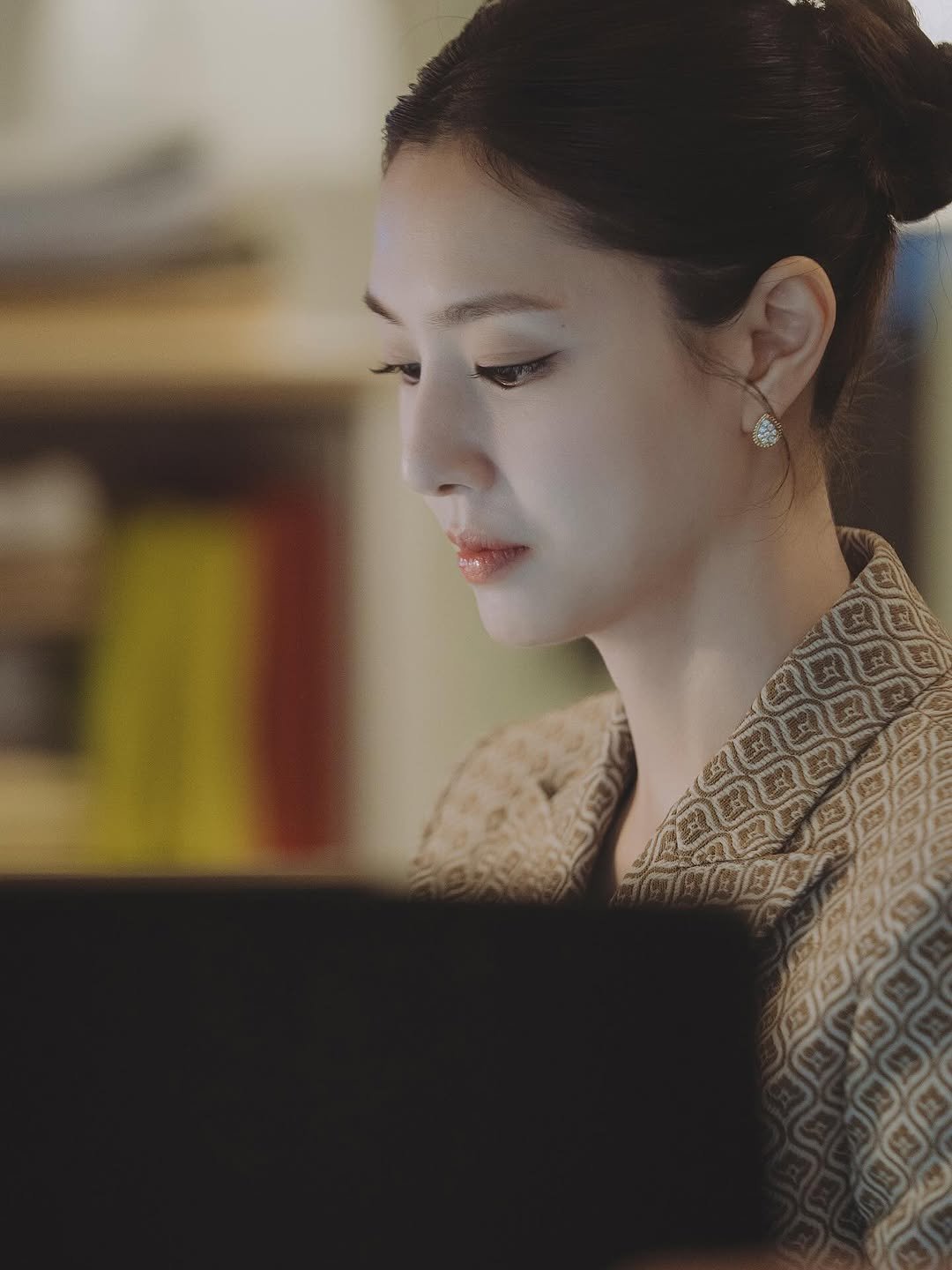 Photo by 서지혜 on November 02, 2025. May be an image of one or more people, hair, blazer, suit and text.