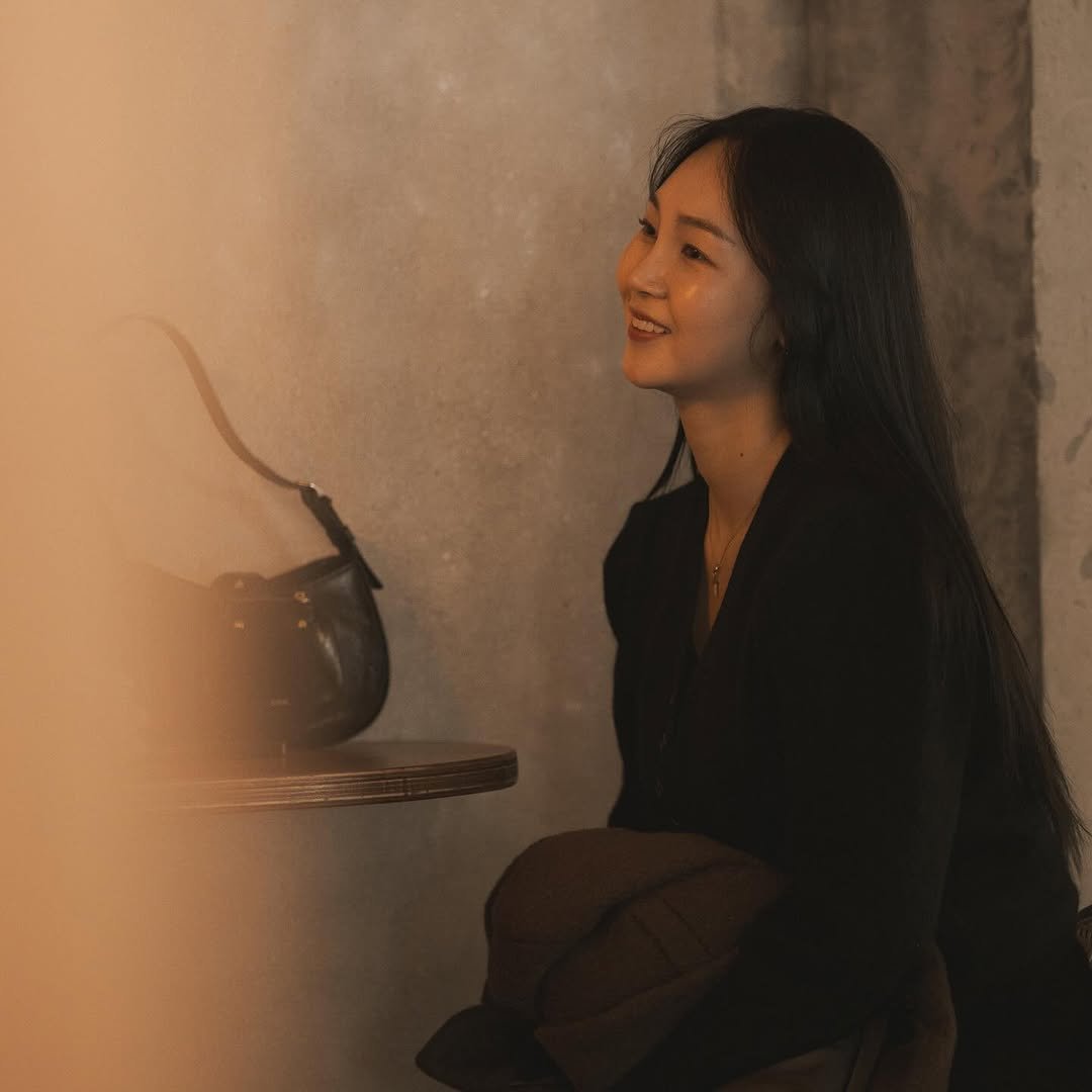 jihye__roun 게시물 이미지: 주말, 우연히 만난 작가님이 담아주신 요가복이 아닌 내 모습 :-)
그리고 오랜만에...