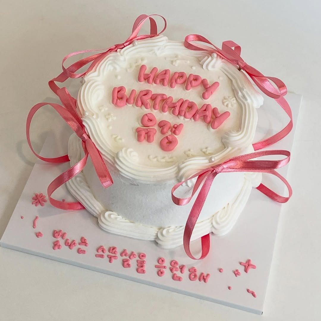jihyescakeshop 게시물 이미지: 🩷🩷🩷

#생일케이크#리본케이크

۪ ꒰ㅣ̆̈꒱ ♡
① 카카오톡채널...
