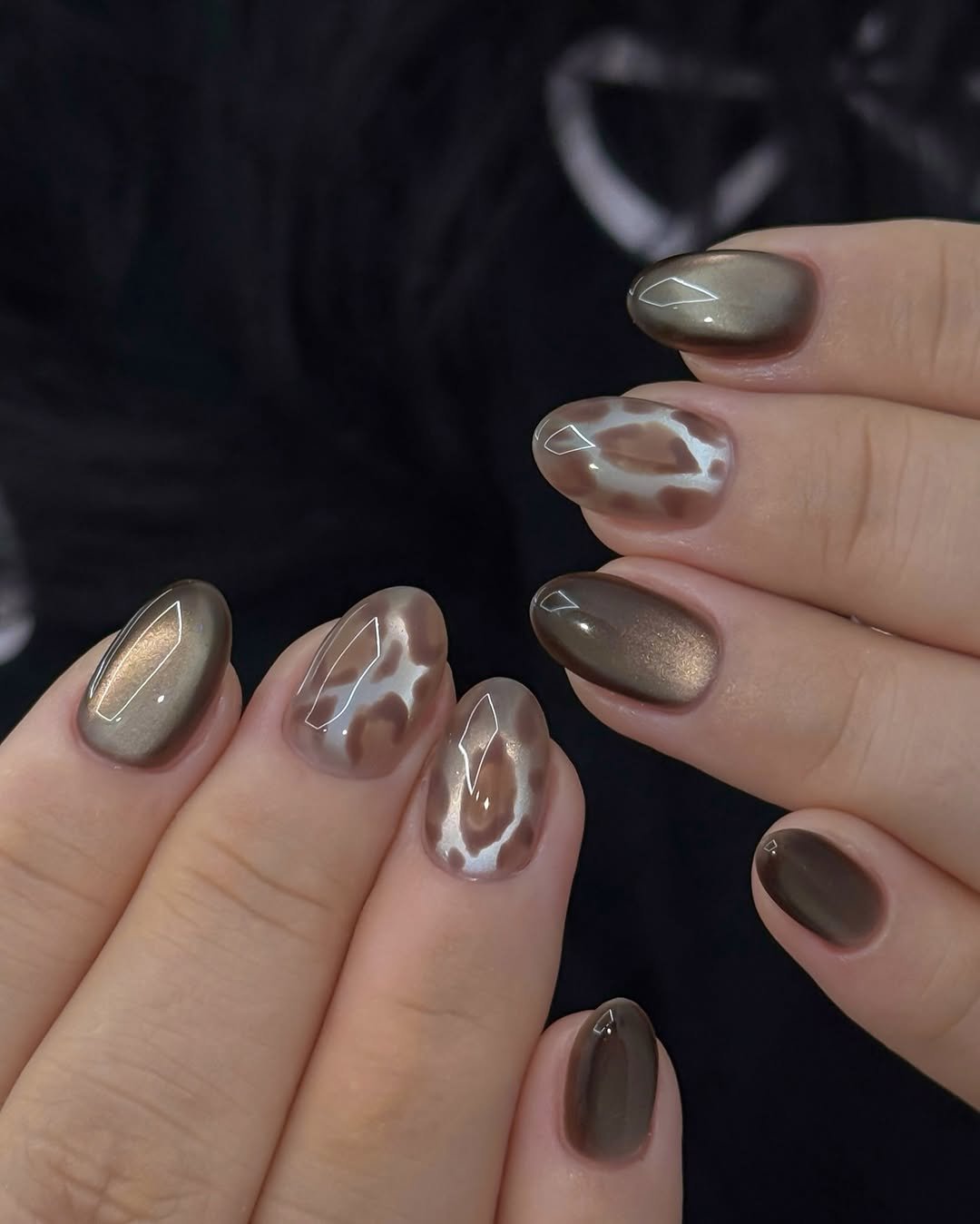 Photo by 진복네일 l 광명네일 • 광명사거리네일 in 광명사거리역 with @by_muse_official. May be an image of one or more people, fingernails and text.