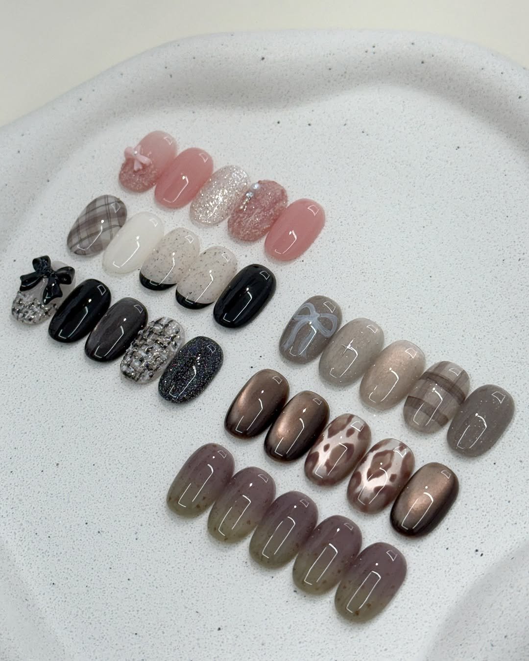 Photo by 진복네일 l 광명네일 • 광명사거리네일 on November 02, 2025. May be an image of one or more people, fingernails and text.