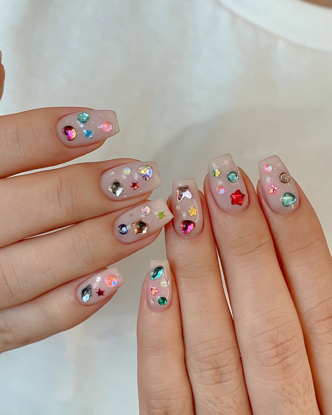 jinbok_nail 게시물 이미지: 🩷🩵💛💚
#진복_이달의아트 16번

⠀
⠀
예약문의 ⬂⬂
네이버 예약 또는...