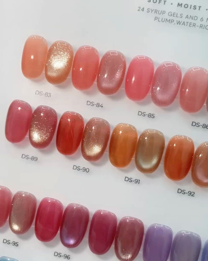 jinbok_nail 게시물 이미지: 디보크 •글라쎄•
물먹 시럽 24종에 유리알 자석 6종 ••🫧🫧
레이어드하는 재미가...