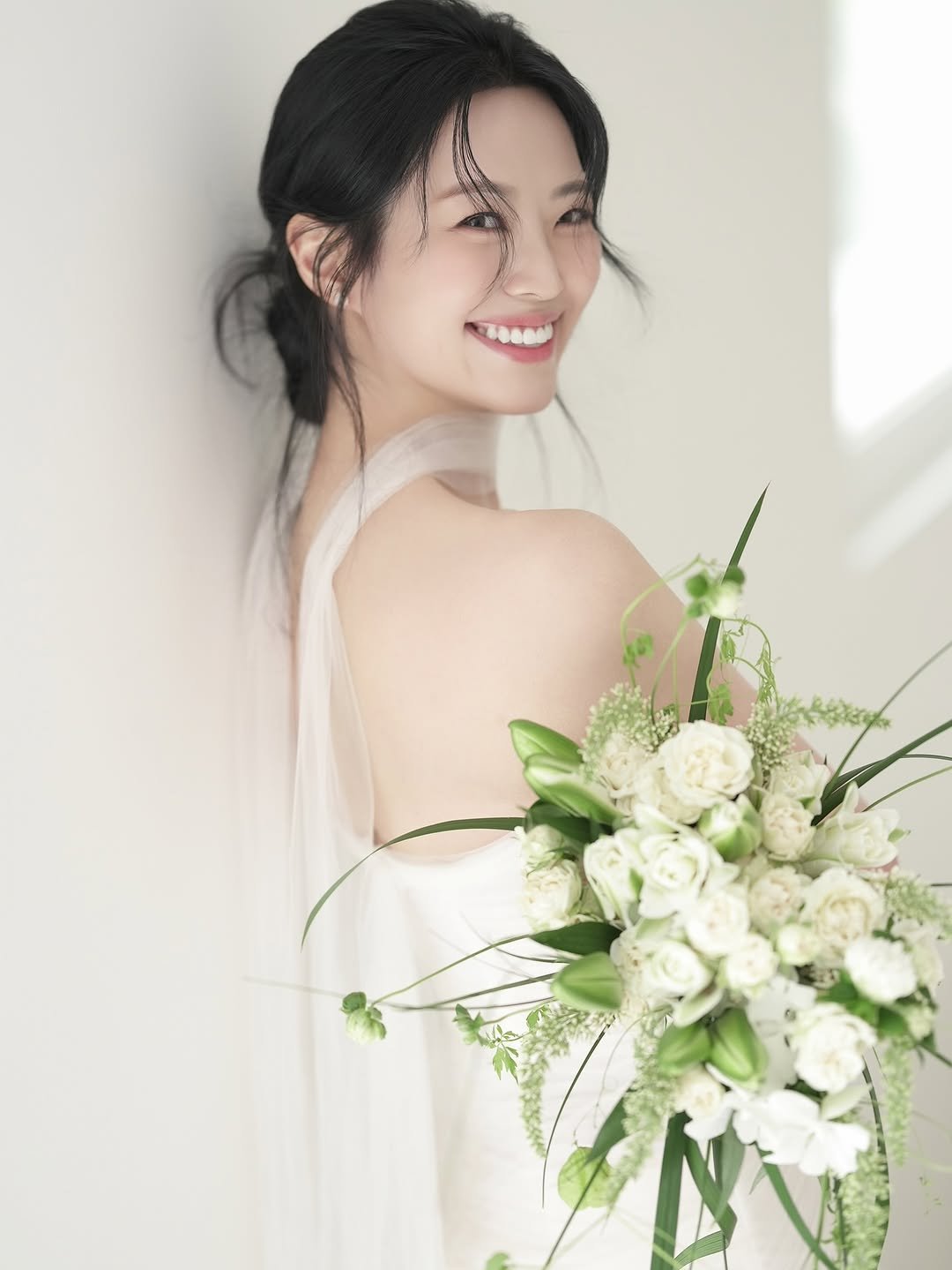 Photo by 진복네일 l 광명네일 • 광명사거리네일 on January 31, 2026. May be an image of bouquet and flower arrangement.