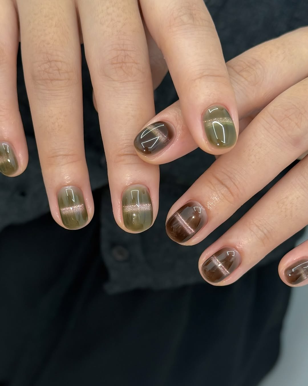 Photo by 진복네일 l 광명네일 • 광명사거리네일 in 광명사거리역 with @rozyhip_official. May be an image of one or more people, fingernails and text.