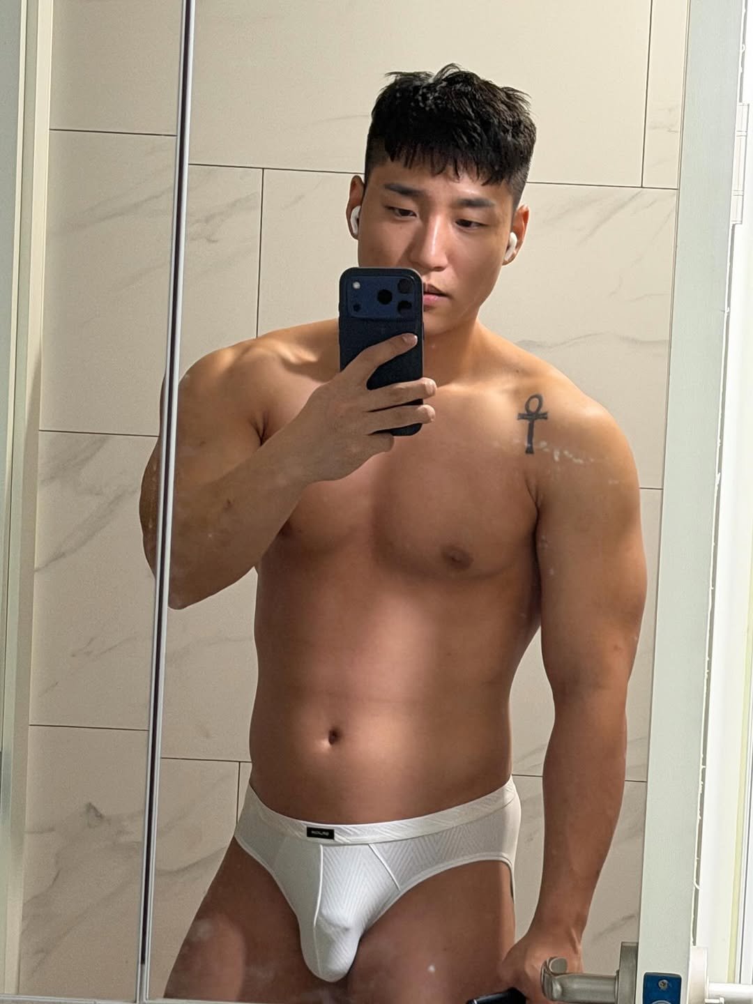 Photo shared by 진돗개 on April 27, 2026 tagging @kolscout_kor. May be an image of text.