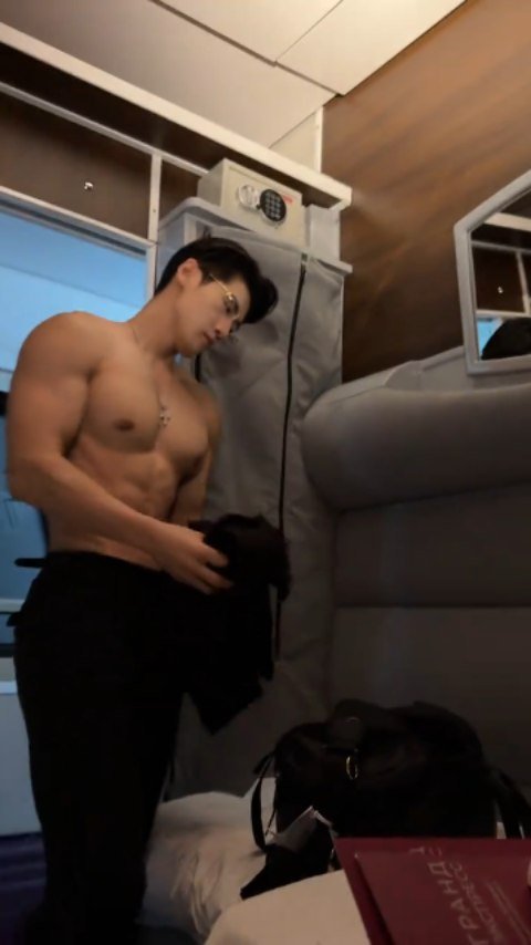 jingjiren_z 게시물 이미지: 