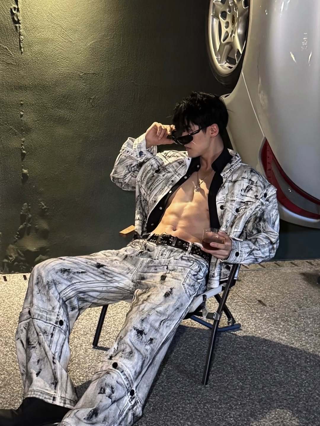 Photo by 张微笑 on October 28, 2025. May be an image of suit.