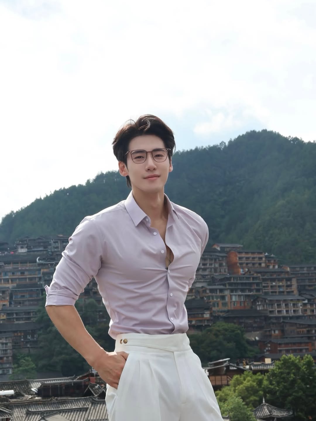 Photo by 张微笑 on December 13, 2025. May be an image of Gyeongbokgung Palace, the Great Wall of China and text.