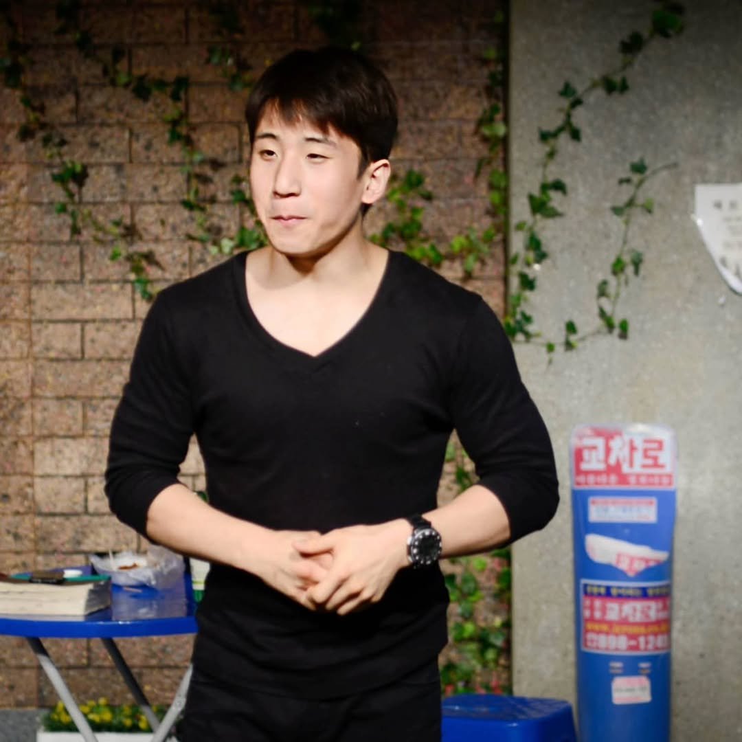 Photo by 평범한 지눅햄 on February 16, 2026. May be an image of one or more people and text.