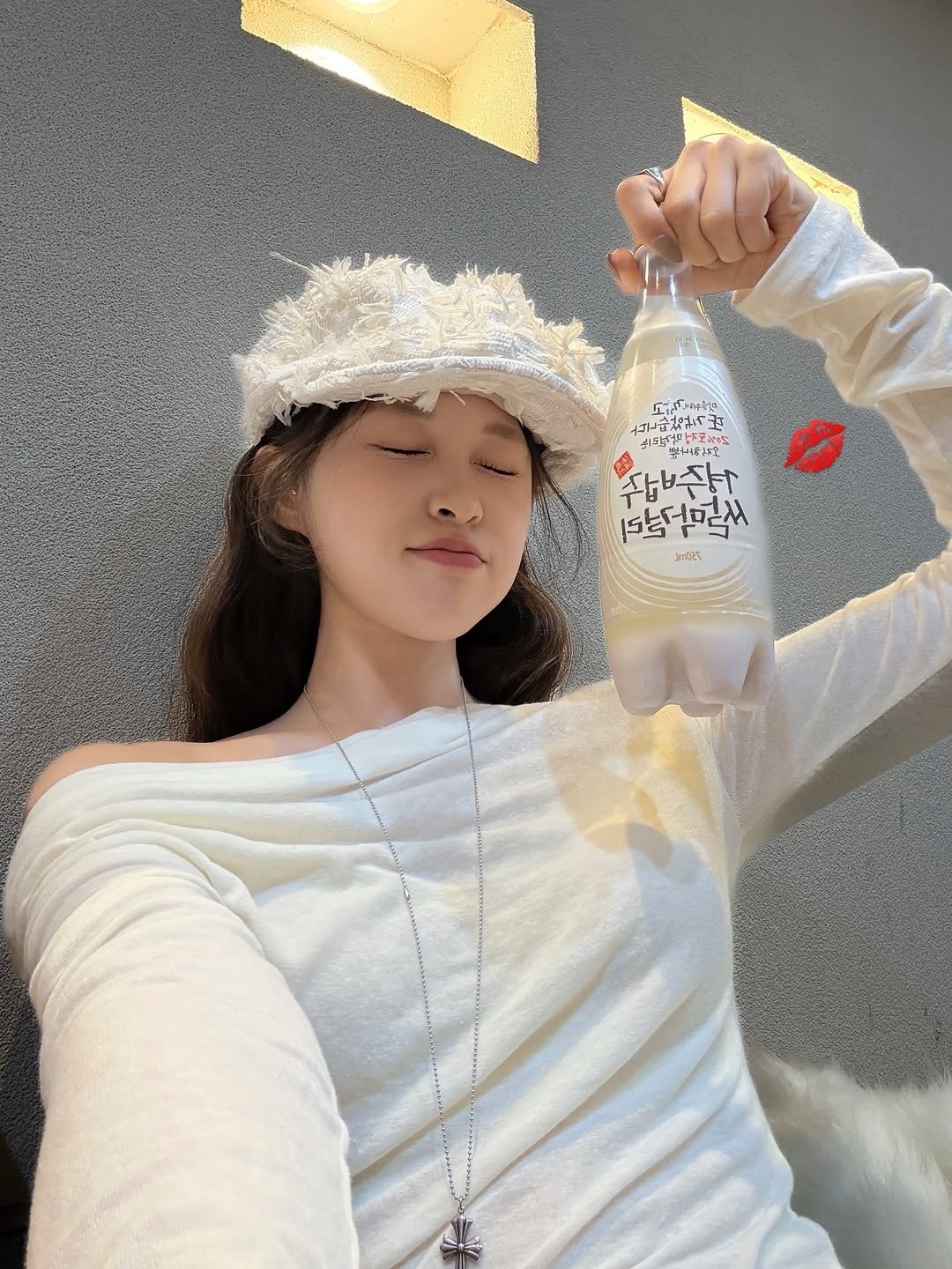 Photo by 진숭이🐒 on October 20, 2025. May be an image of drink and text.