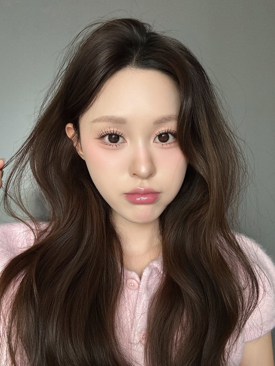 Photo by 진숭이🐒 on November 02, 2025. May be an image of one or more people.