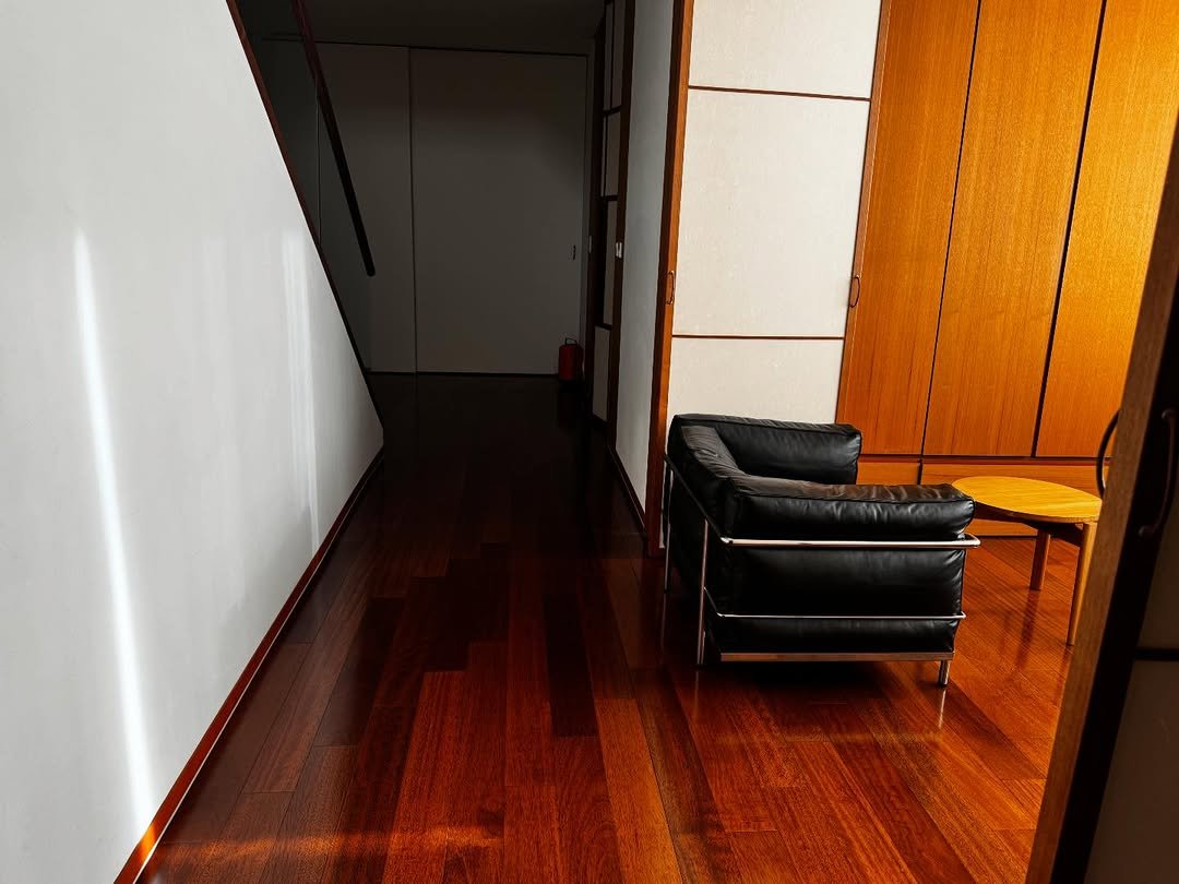 Photo by 홍진경 on November 20, 2025. May be an image of furniture, indoors, sliding door, hallway and text.