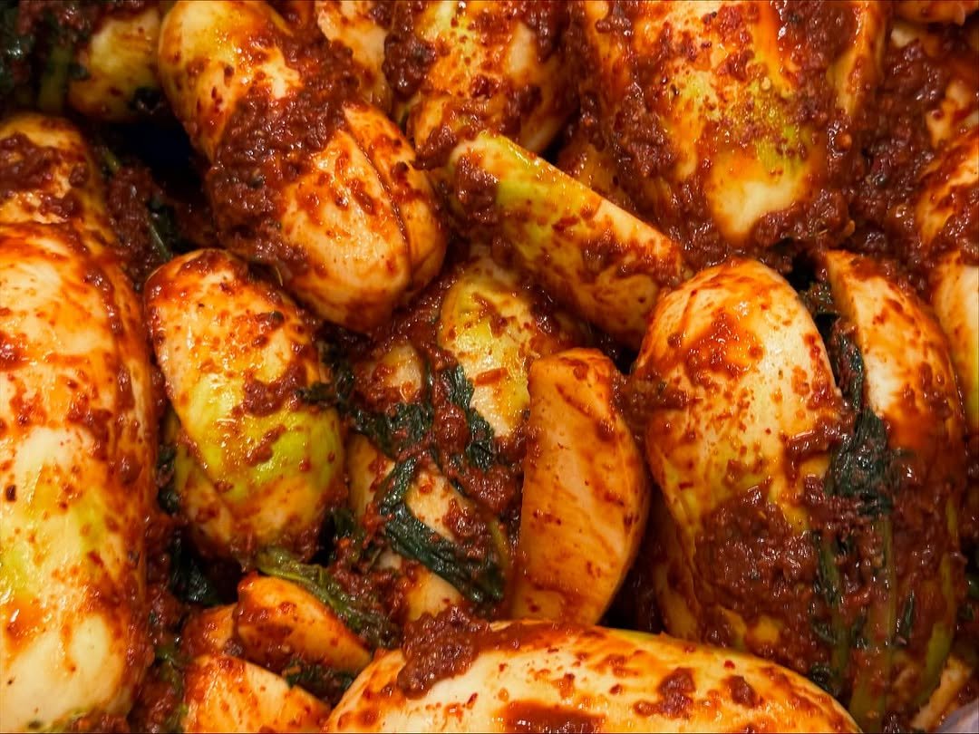 Photo by 홍진경 on November 12, 2025. May be an image of chicken, food and text.