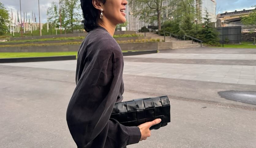 Photo by 홍진경 on June 01, 2025. May be an image of purse and clutch.