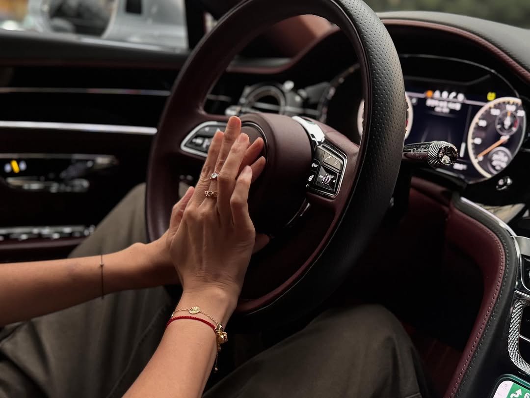 Photo by 홍진경 on September 01, 2025. May be an image of 1 person, car and text.