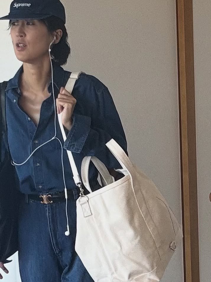Photo shared by 홍진경 on September 10, 2025 tagging @magasingeneral.co. May be an image of 1 person, tool bag and cornflower.