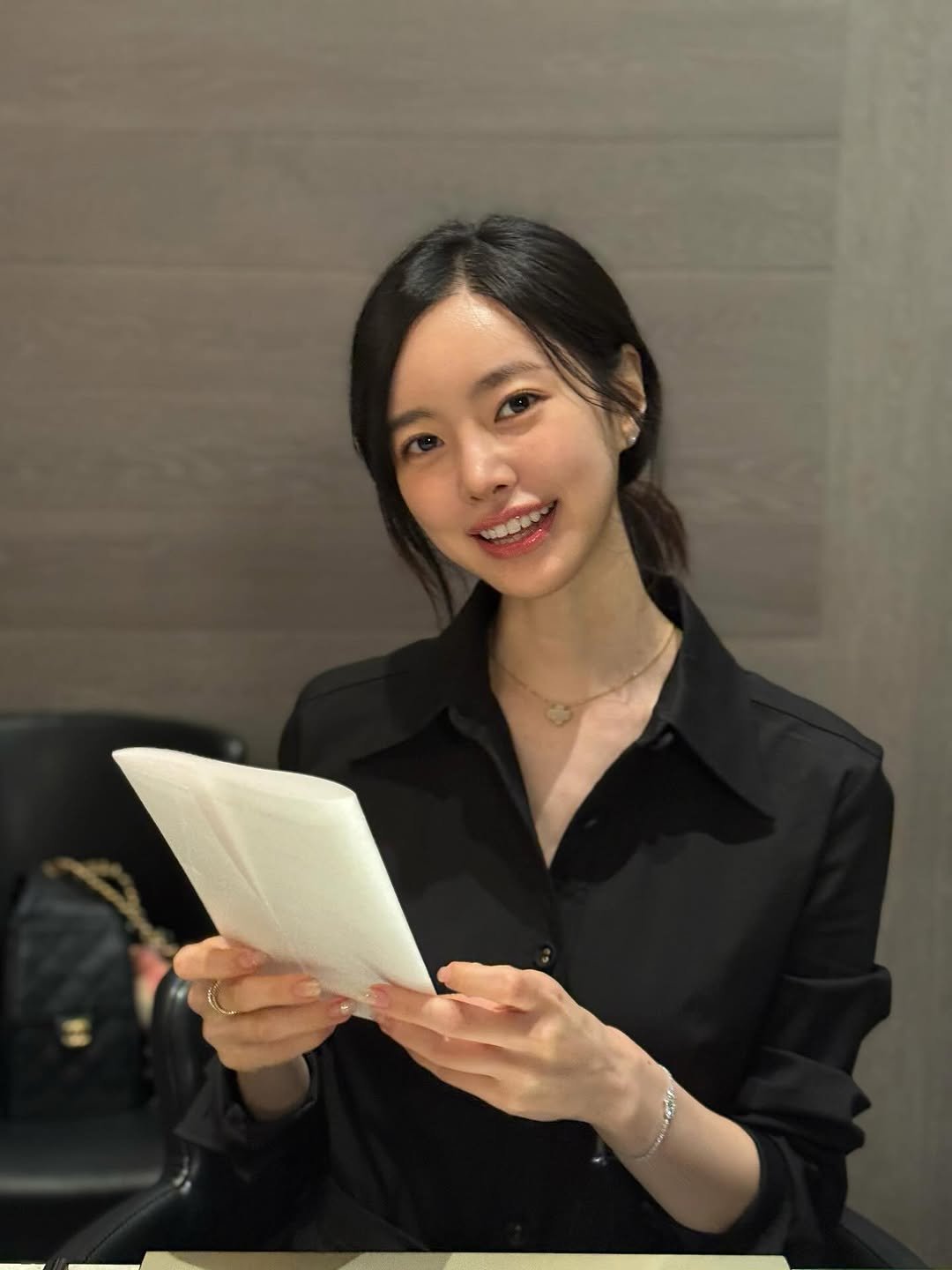 Photo by 진세연 on October 06, 2025. May be an image of 1 person, hair, top and text.