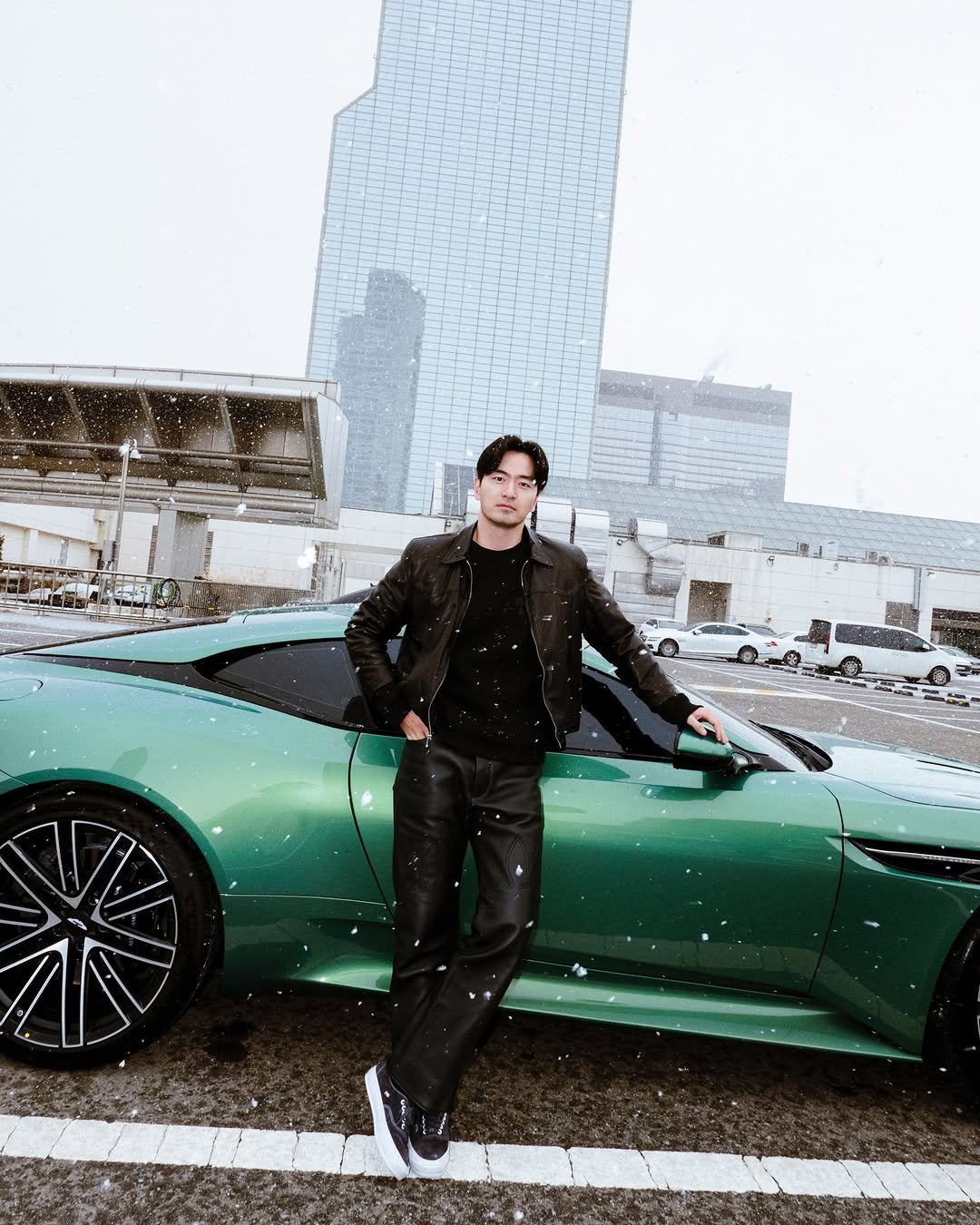 Photo shared by Lee Jinuk 이진욱 on February 03, 2026 tagging @astonmartin, and @astonmartin_seoul. May be an image of car, road and text.