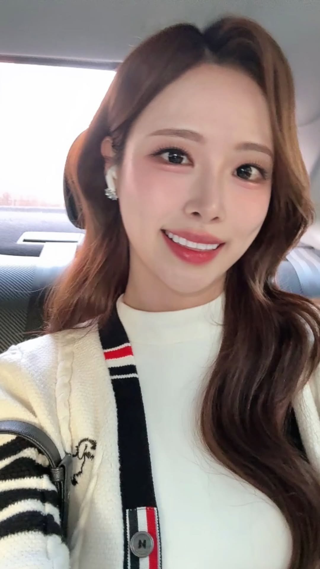 jinvely_99 게시물 이미지: 킹받아서 만든 영상
영상 찍어준 사람의...