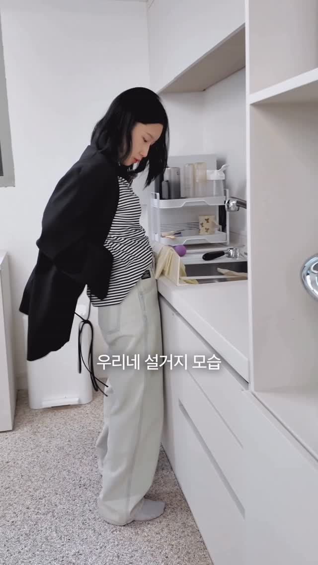 jiny_kilogram 게시물 이미지: 싱크대에 배 붙이고 서있는 사람?!

열심히 체형 관리를 해도 또 다시 체형이...