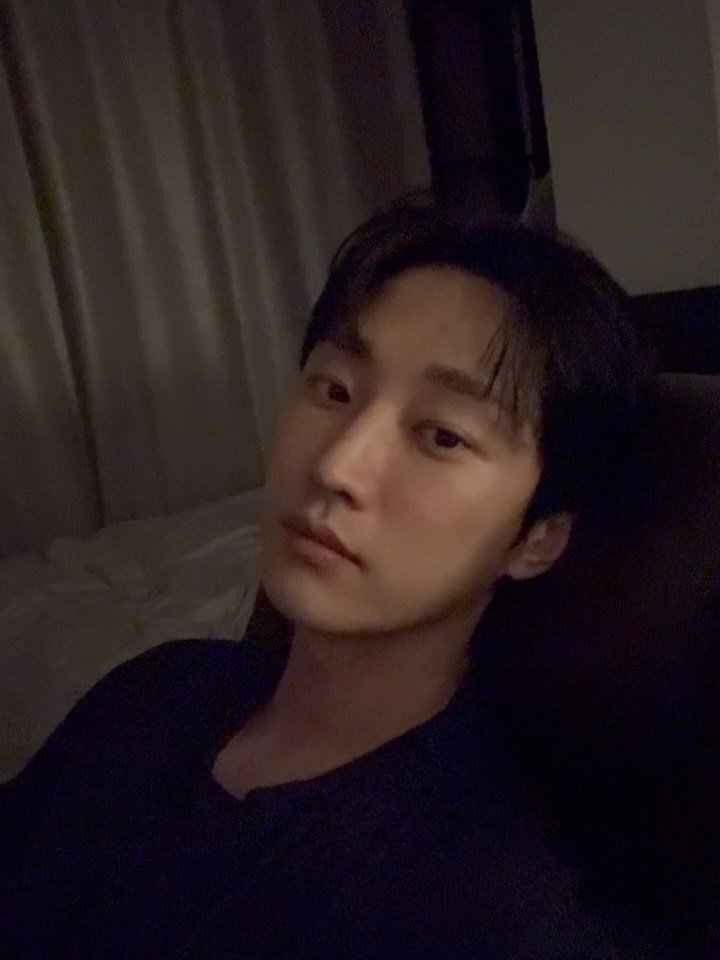 jinyoung0423 게시물 이미지: 오랜만!☺️