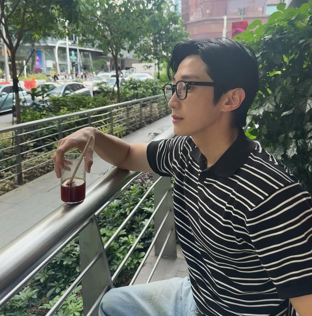 jinyoung0423 게시물 이미지: Singapore 😊