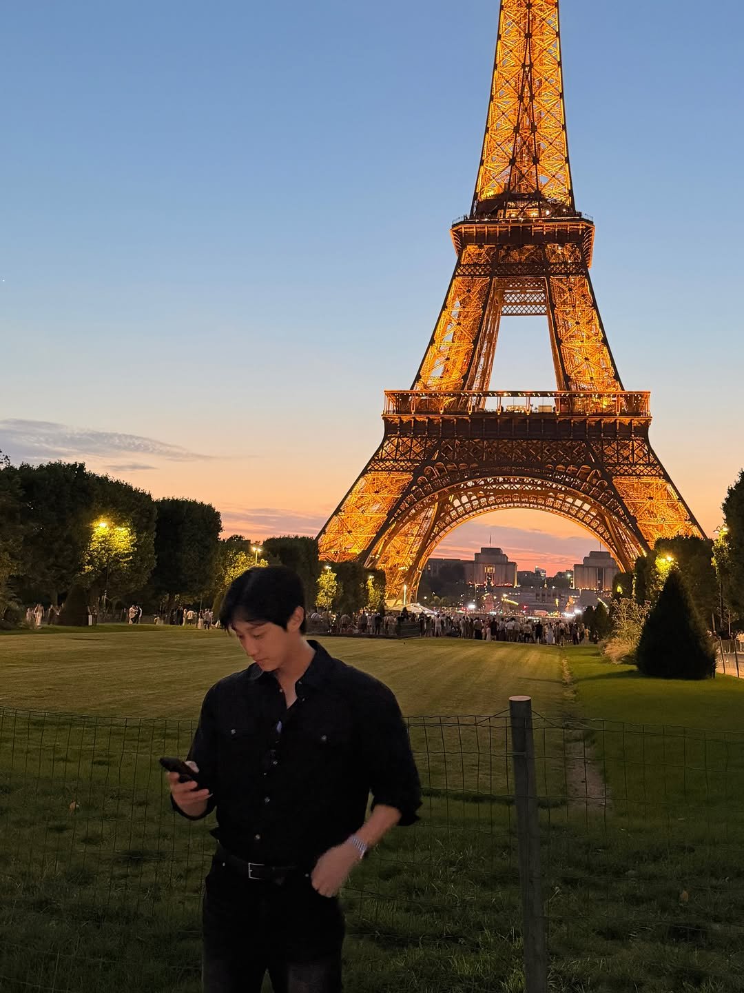 jinyoung0423 게시물 이미지: Paris