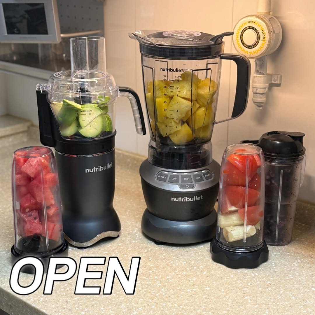 Photo by 집순키친 on August 06, 2025. May be an image of grinder, kitchen appliance, juice, smoothie, melon and text.