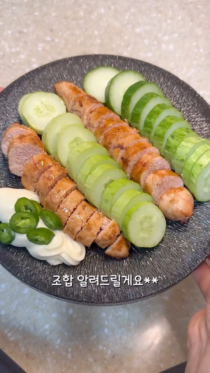 jipsoon_kitchen 게시물 이미지: 제 최애 술안주는 
명란마요+오이!
여기에 김밥김 싸먹으면…
찐이에요🥹

요즘...