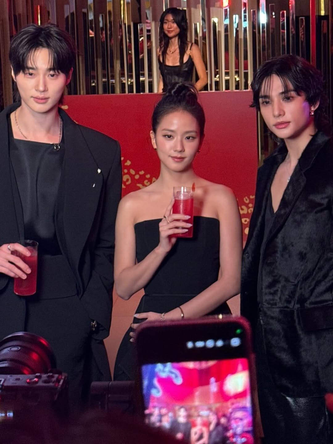 Photo shared by JISOO NEWS🪐 on November 26, 2025 tagging @byeonwooseok, @sooyaaa__, and @hynjinnnn. May be an image of one or more people, hair, makeup and text.