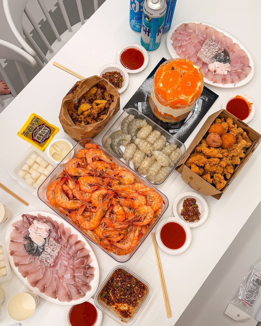 Photo shared by 이지수 유로단 on August 08, 2025 tagging @jisusan_. May be an image of sushi, prawn and text.