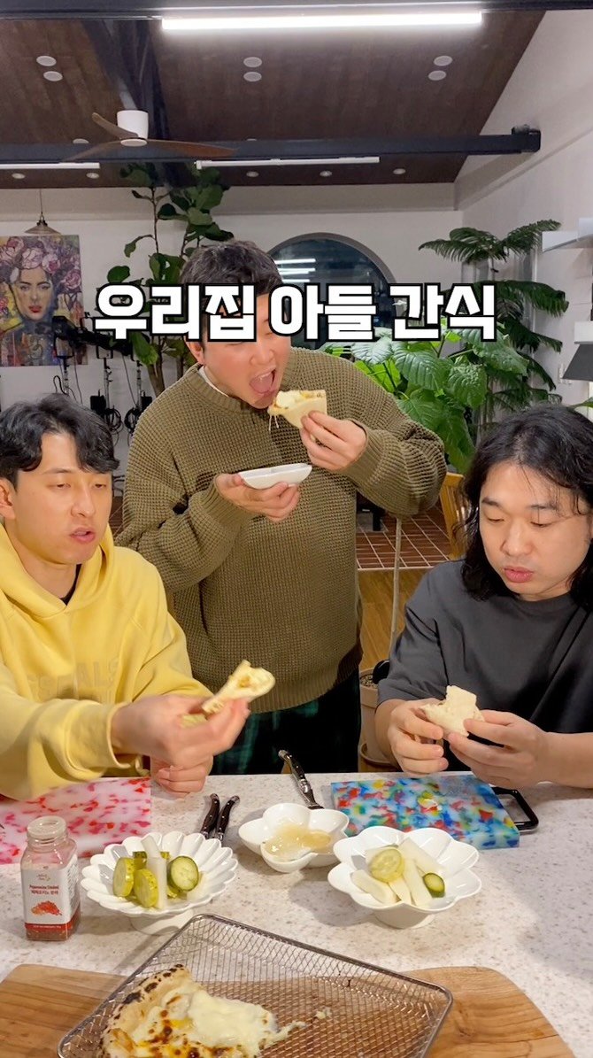 jiutable 게시물 이미지: 그동안 속고만 살았던  냉 동 피 자!! 
우리의 생각을 정말 뒤바꿔놓은 식스센스급...