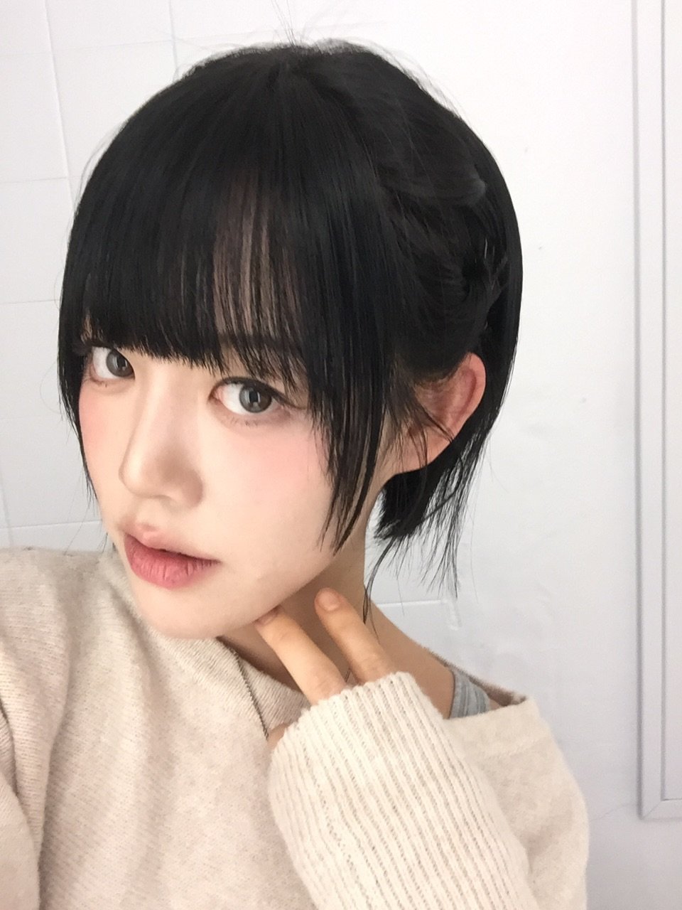 Photo shared by 지우렐라 on December 21, 2025 tagging @i_dollens, @ation_s.eon, and @ation_chaewon. May be an image of one or more people, bangs, braids and text.