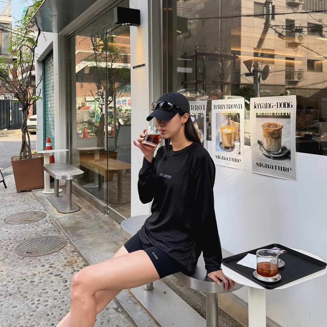 jiwxniii 게시물 이미지: #오운완 #오런완 다음엔 모닝커피런 도전!☕️

#광고 
요즘같은 날씨에 가볍게...