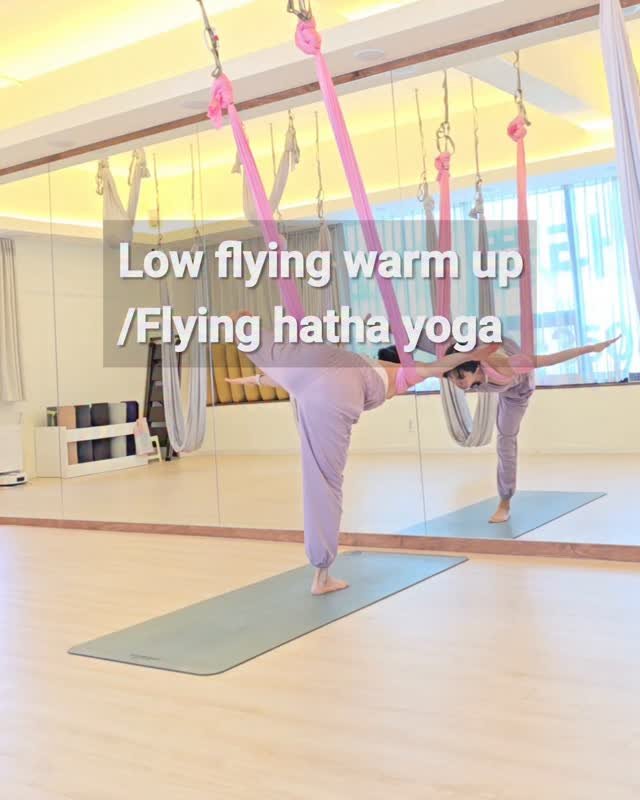 jiyayoga 게시물 이미지: 본격적인 수련 전,
몸을 깨우는 두 번째 중간 웜업 시퀀스입니다.
고관절의 움직임을...