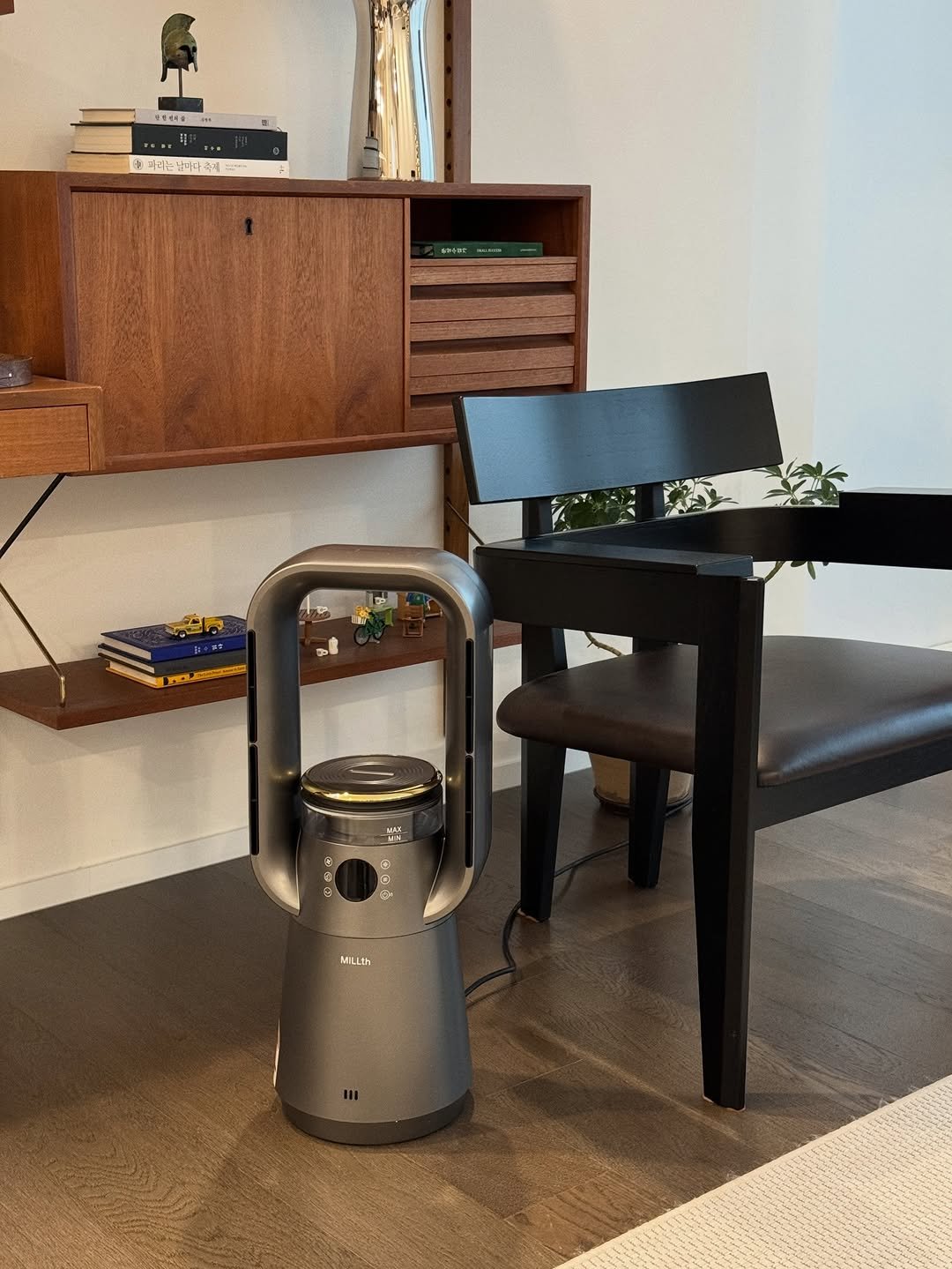 Photo by 방송인 박지윤 park jiyoon on January 02, 2026. May be an image of speaker, stove, cooker, rack, stereo and text.