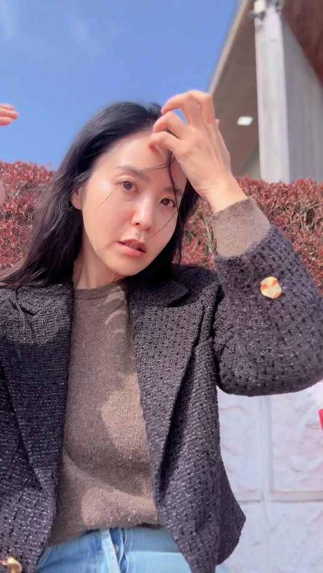 jiyoon_park_ 게시물 이미지: #일요일 

예배보고 카페 야외에 앉아
오랜만에 바람도 햇빛도 쐬고🌤️
다이소가서...