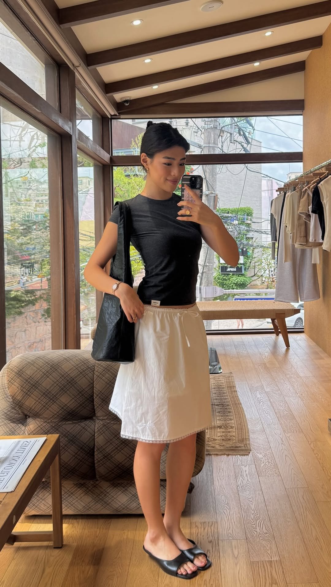 jjaneslee 게시물 이미지: girls get up there’s a @beglowny SALE going...