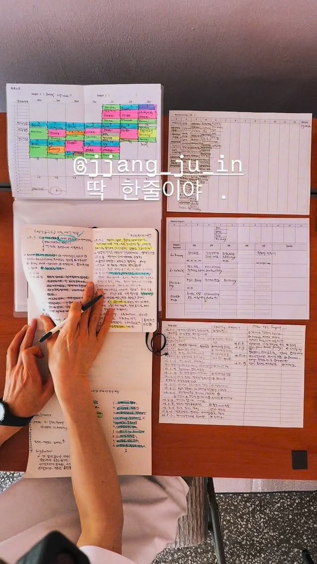 jjang_ju_in 게시물 이미지: 난 지금 꿈을 찾아가는 중이다.
그리고 드디어 알게 됐다내가 무엇을 해야...