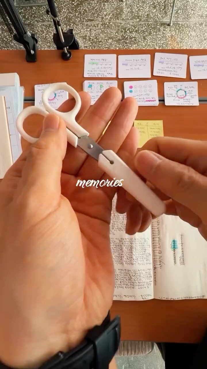 jjang_ju_in 게시물 이미지: 오늘도, 내일도 같아 보일지 모른다 하지만 하루를 쓰기 시작한 순간 이미 달라지고...