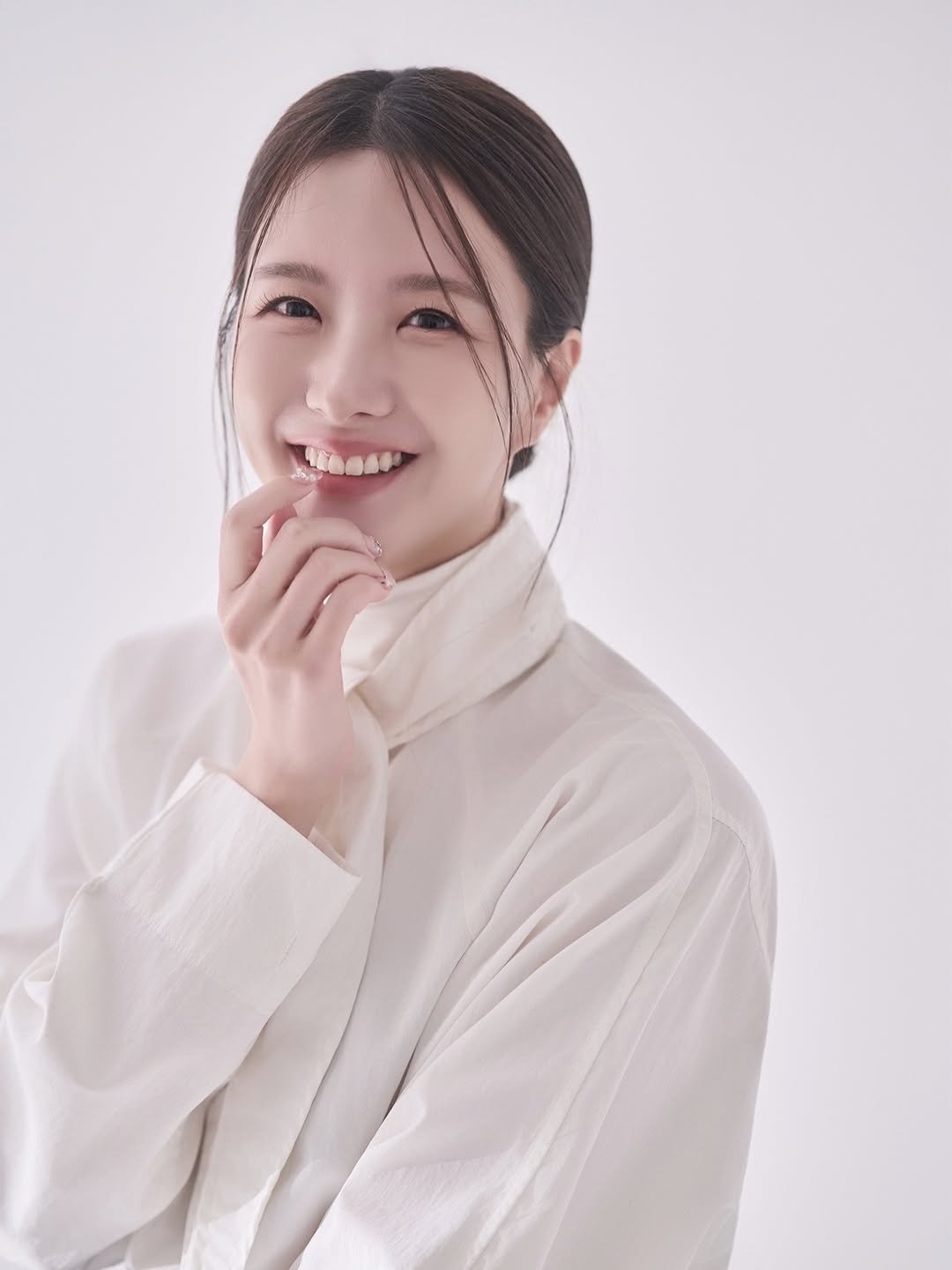 jjang_pl 게시물 이미지: ෆ⃛

오랜만에 프로필 사진 찍었습니다🧏🏻‍♀️

예쁘고 따뜻하게...