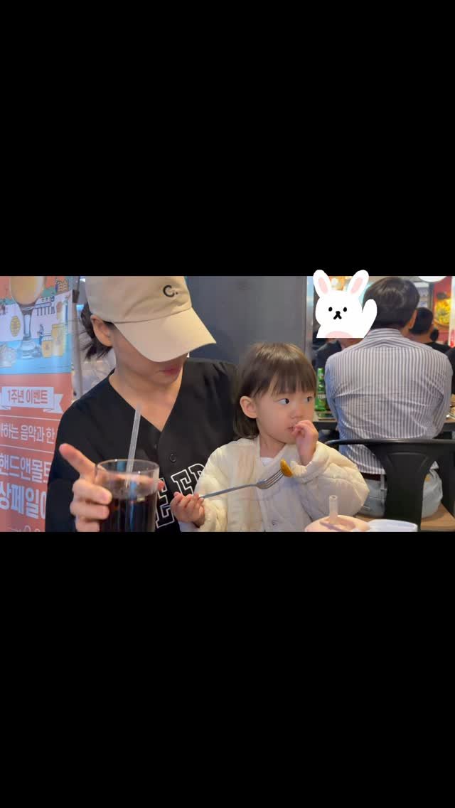 jjeonghoya_99 게시물 이미지: 감튀 냠냠🍟🍟

#라베니체 #야장