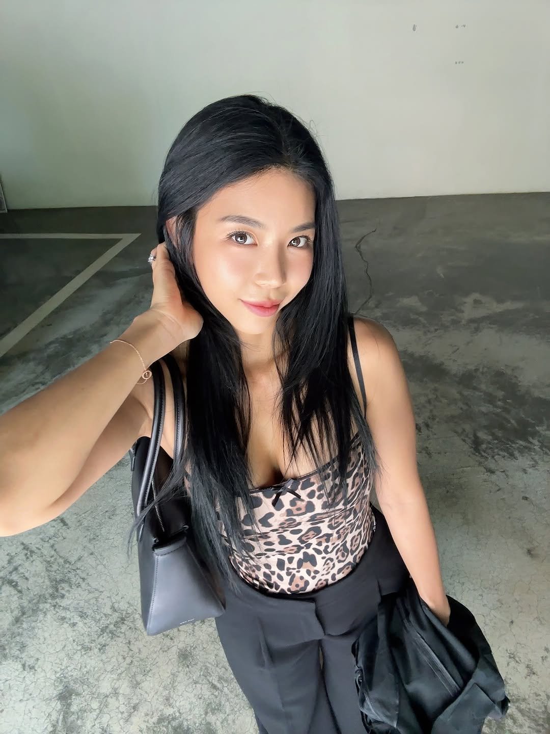 Photo by 제이제이 | 박지은 on June 02, 2025. May be an image of 1 person, long hair, top and text.