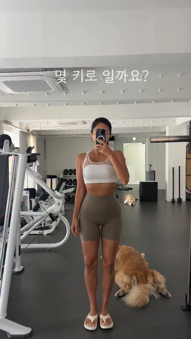 jjeuneu 게시물 이미지: 근데 다음주 부터 또 연휴네😅
저 이제 앞자리 6에 익숙해요ㅎㅎㅎ 
몸무게 보다는...